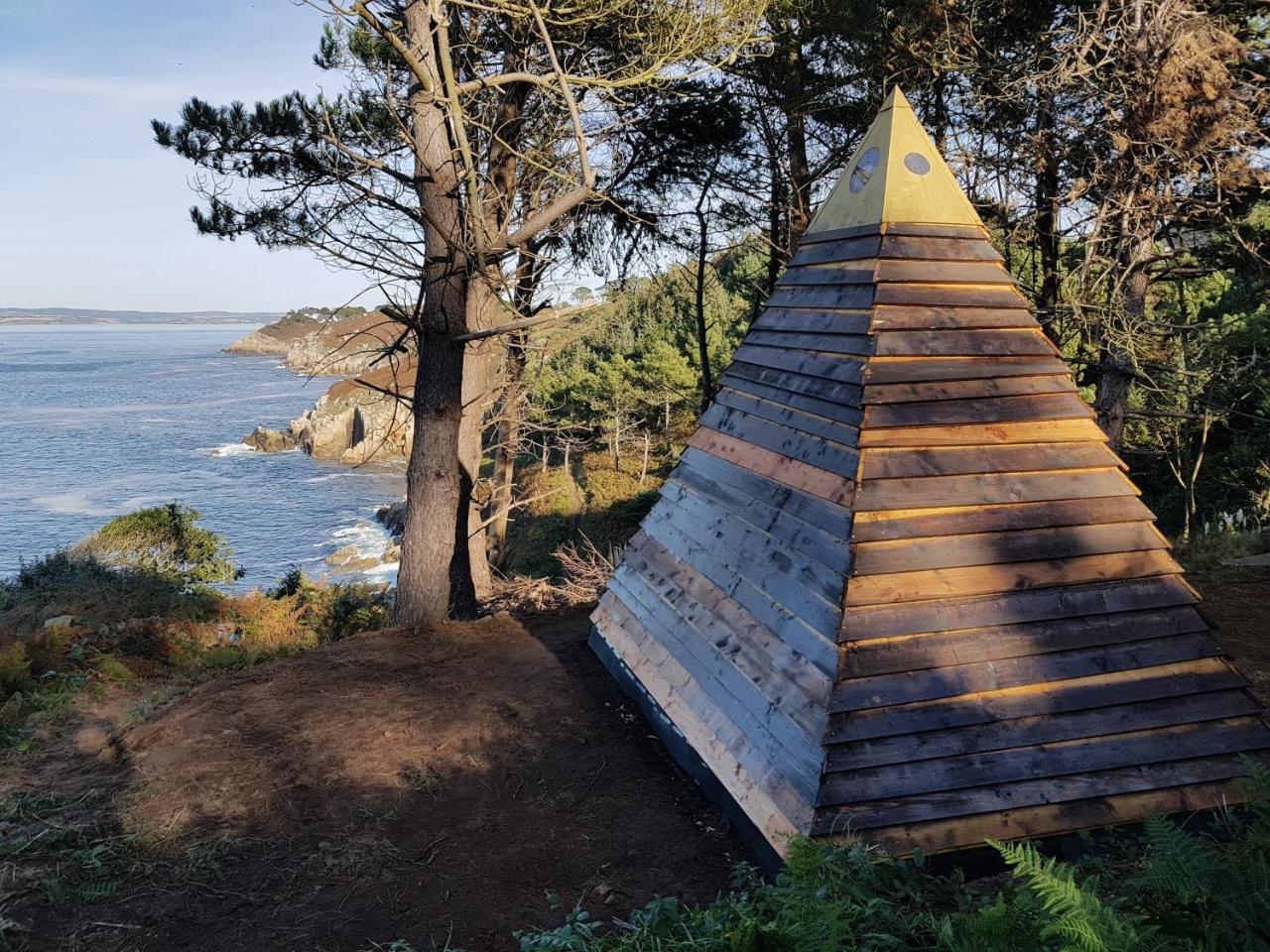 Bed and Breakfast Les Fous De Bassans Poullan-sur-Mer Exteriér fotografie